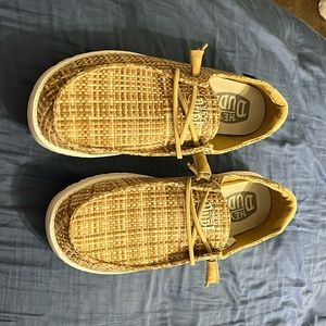 Woven pattern hey dudes